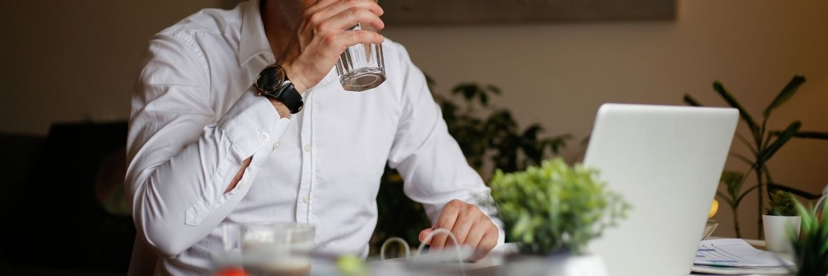 Hydration Strategy for Retail Shifts Simple Habits That Work